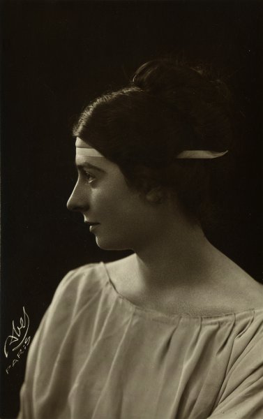 Portrait of Hetty Dumont